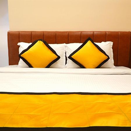 Uj Pallazzio - Business Class Luxury Hotel Tiruvannamalai Exterior photo