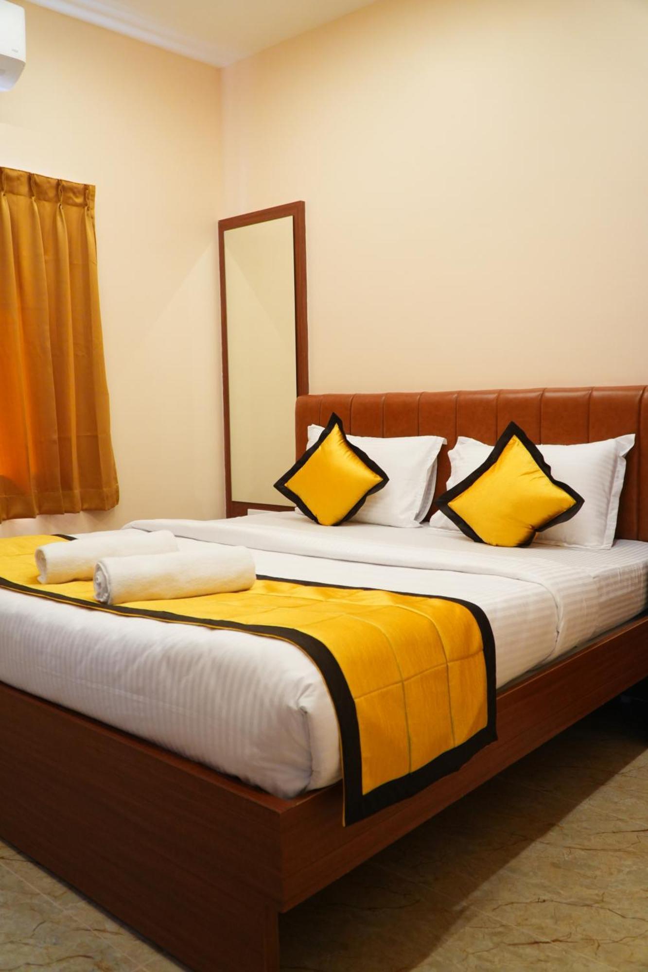 Uj Pallazzio - Business Class Luxury Hotel Tiruvannamalai Exterior photo
