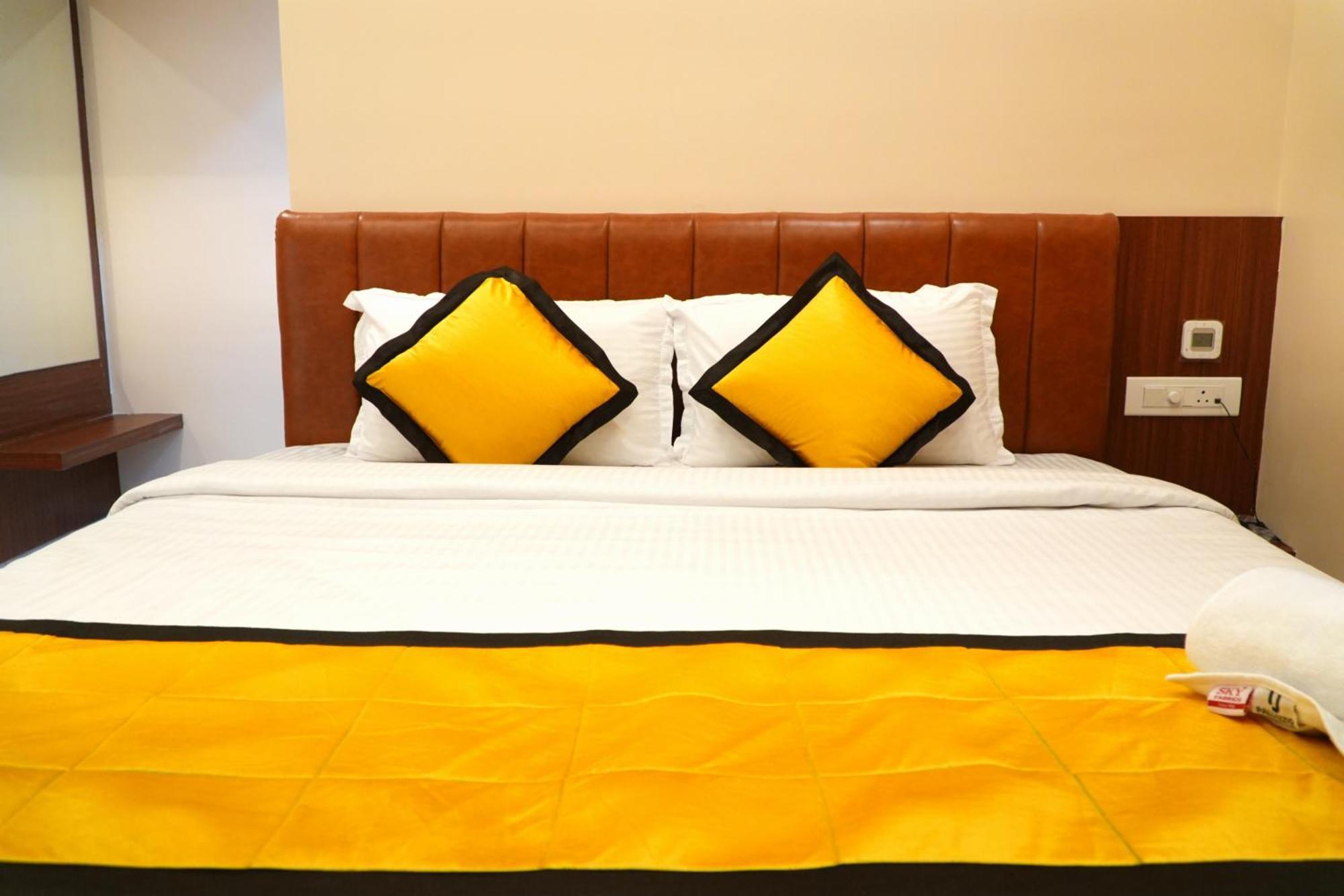 Uj Pallazzio - Business Class Luxury Hotel Tiruvannamalai Exterior photo