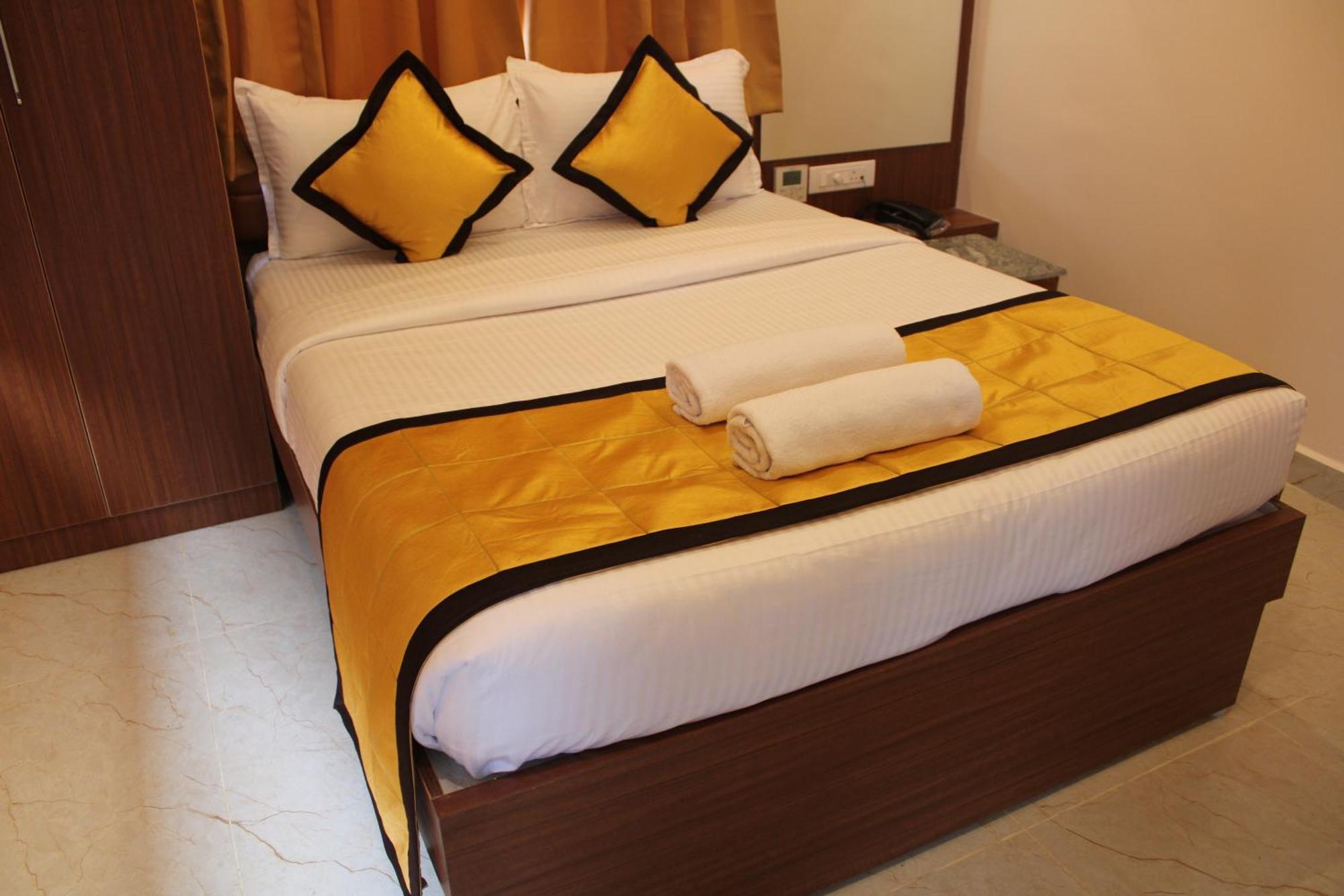 Uj Pallazzio - Business Class Luxury Hotel Tiruvannamalai Exterior photo