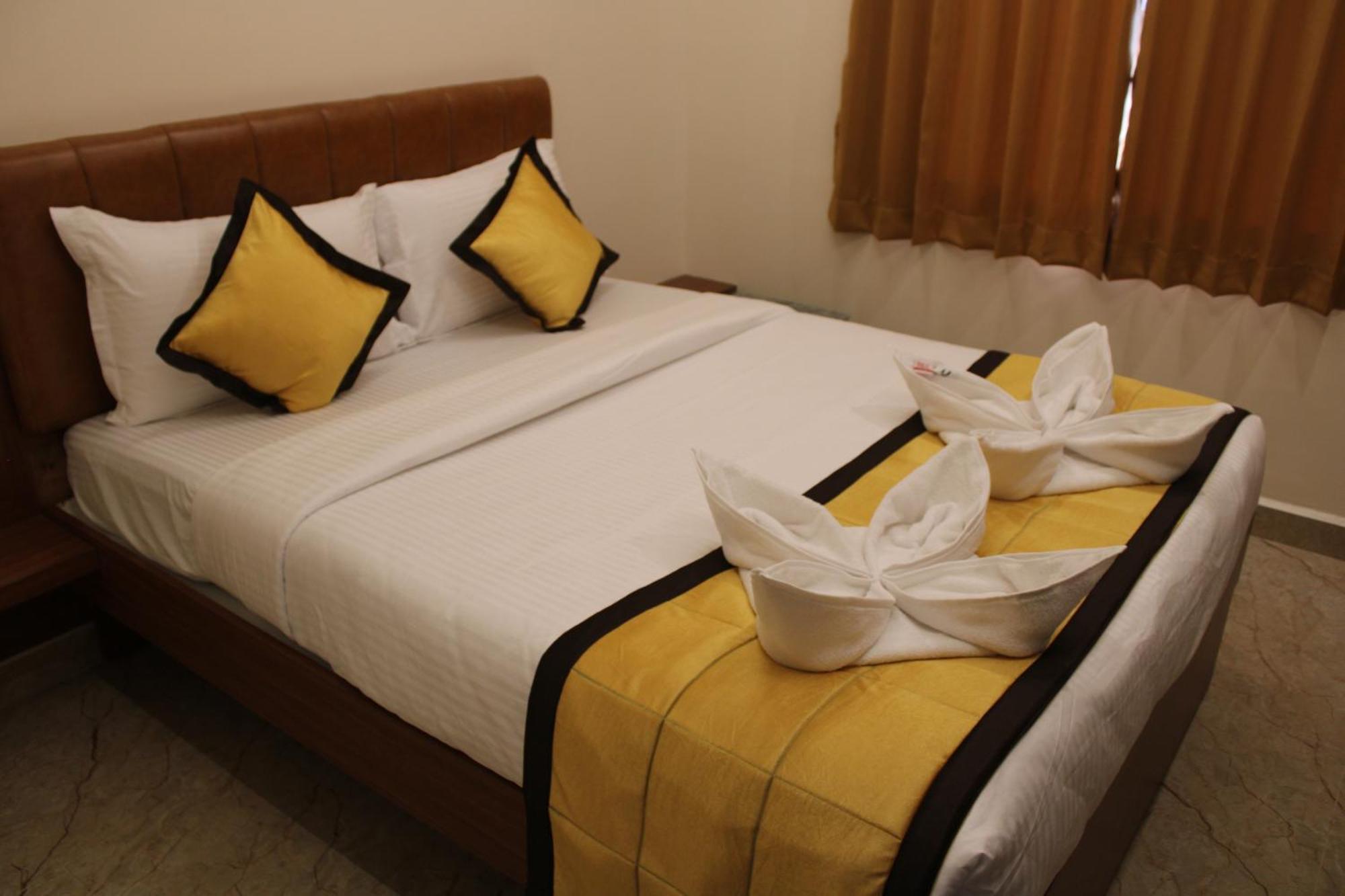 Uj Pallazzio - Business Class Luxury Hotel Tiruvannamalai Exterior photo