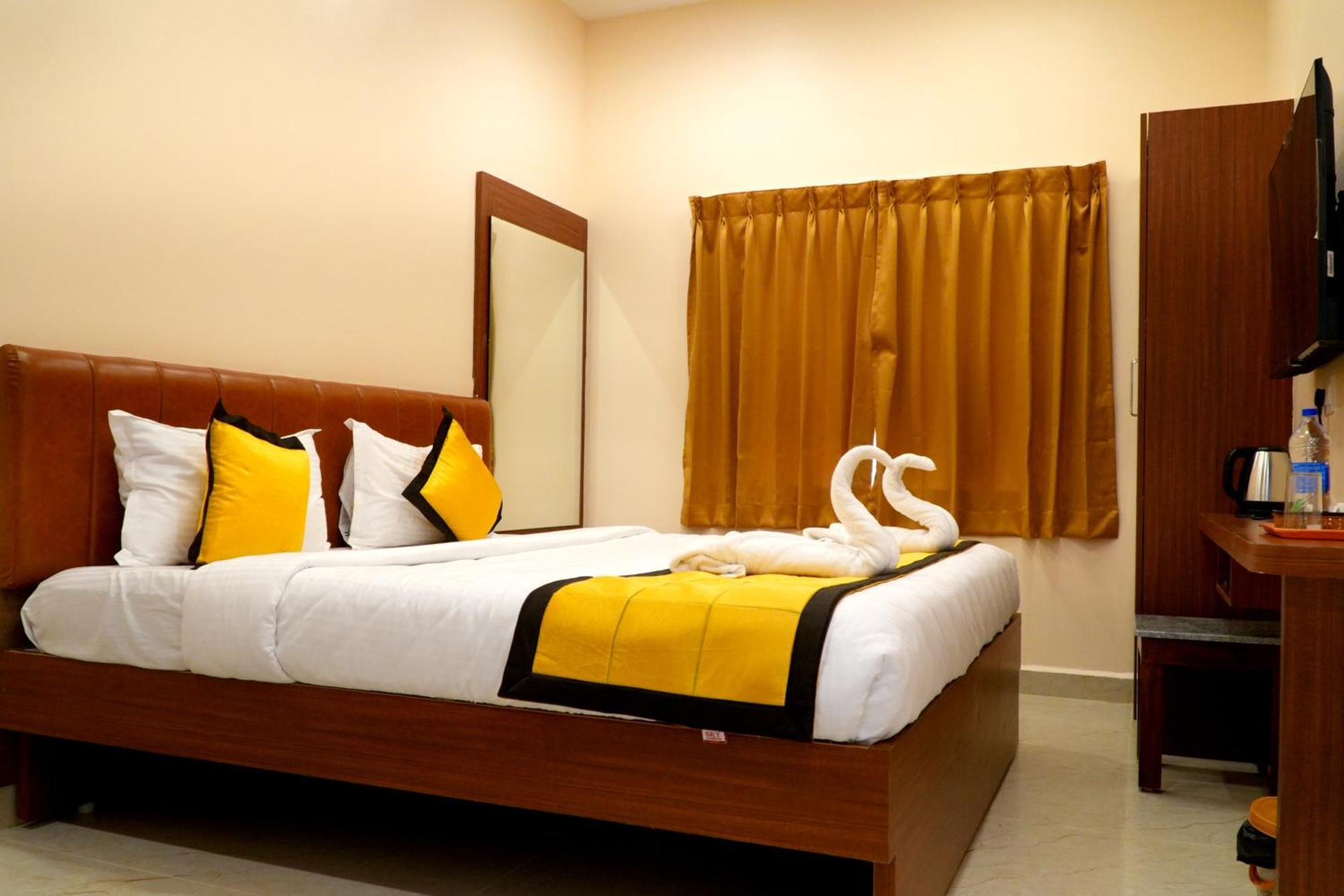 Uj Pallazzio - Business Class Luxury Hotel Tiruvannamalai Exterior photo