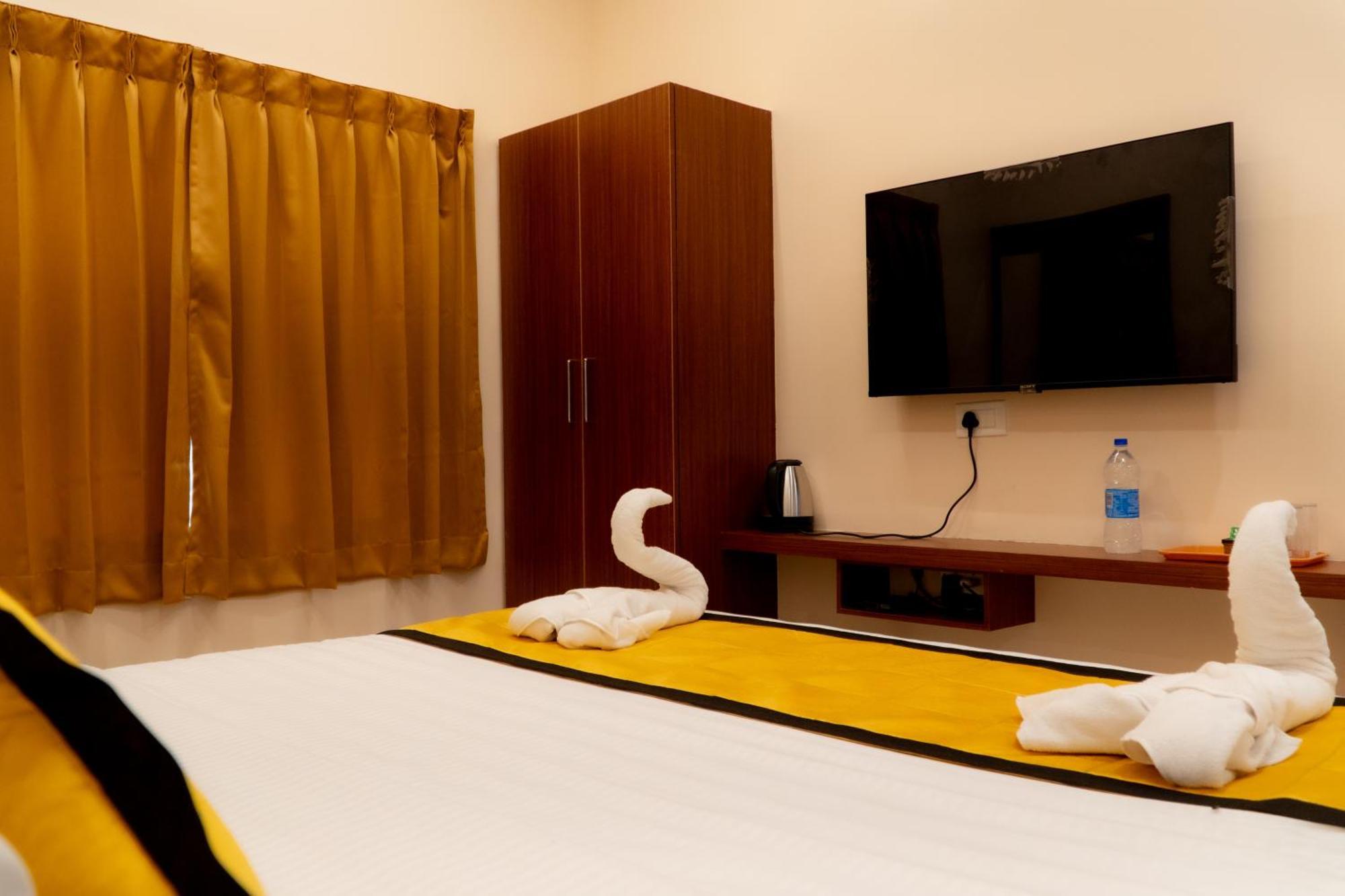 Uj Pallazzio - Business Class Luxury Hotel Tiruvannamalai Exterior photo