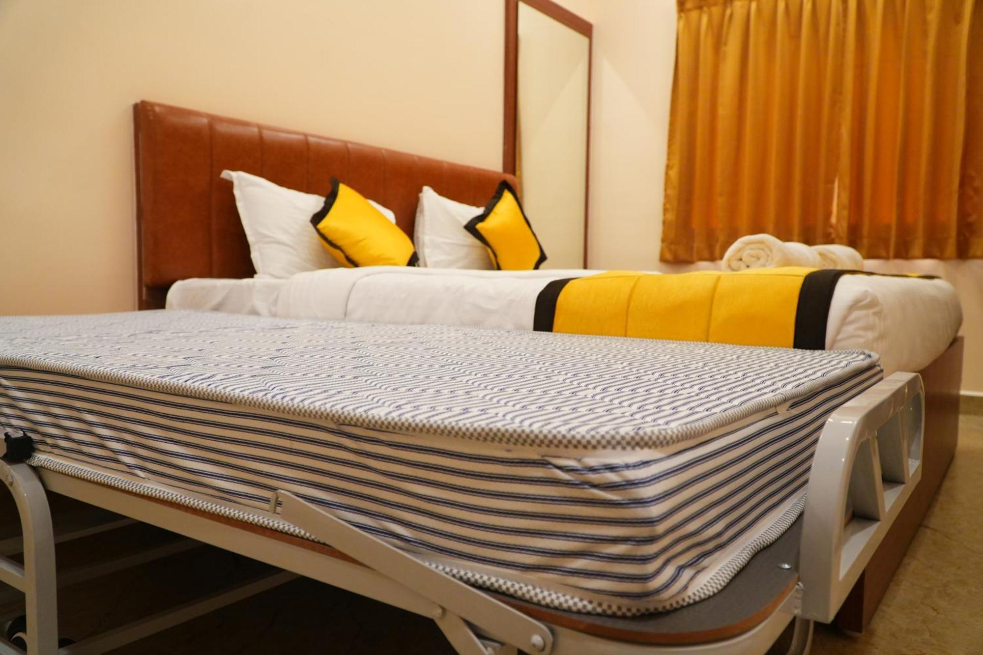 Uj Pallazzio - Business Class Luxury Hotel Tiruvannamalai Exterior photo