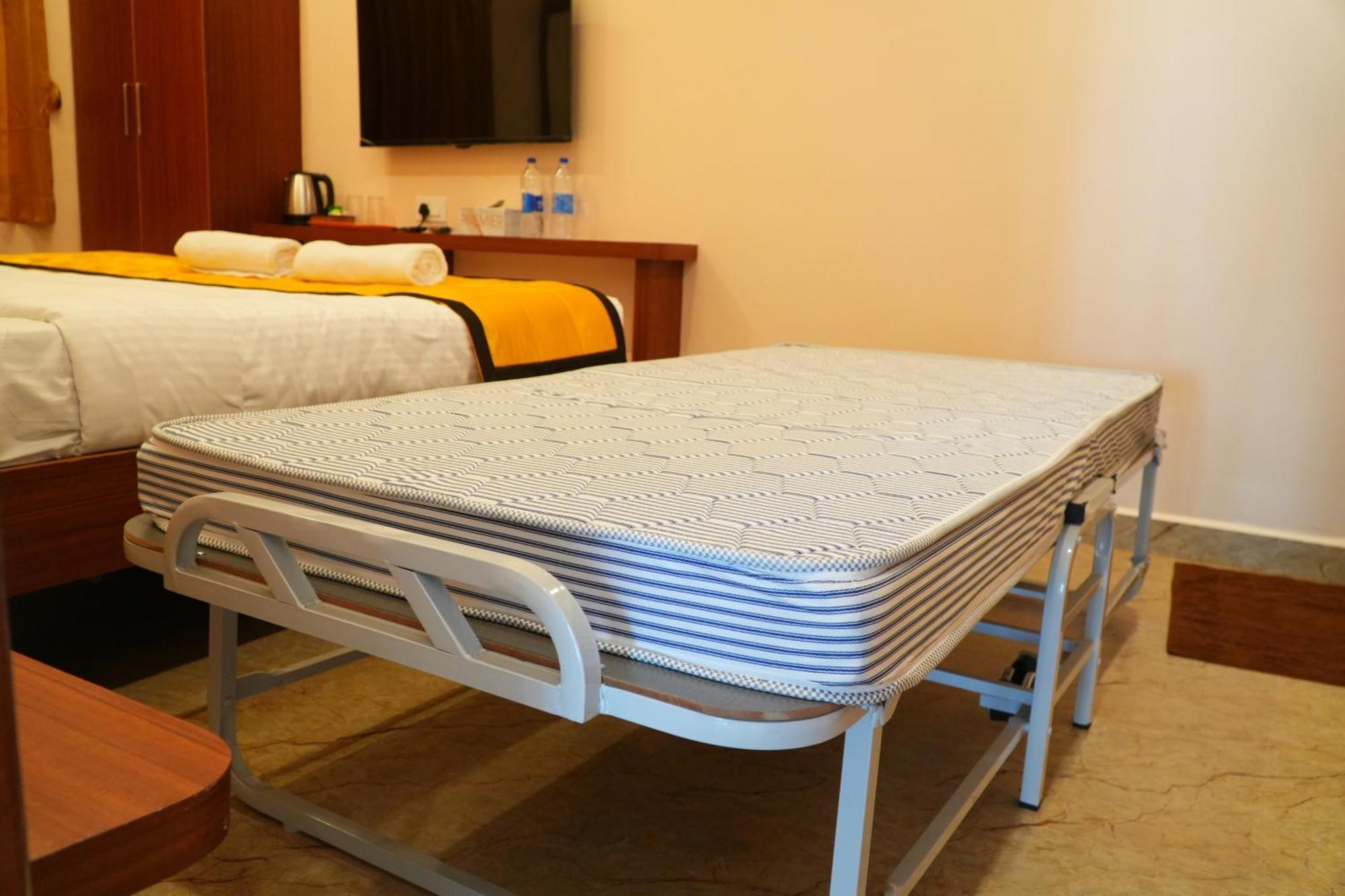 Uj Pallazzio - Business Class Luxury Hotel Tiruvannamalai Exterior photo