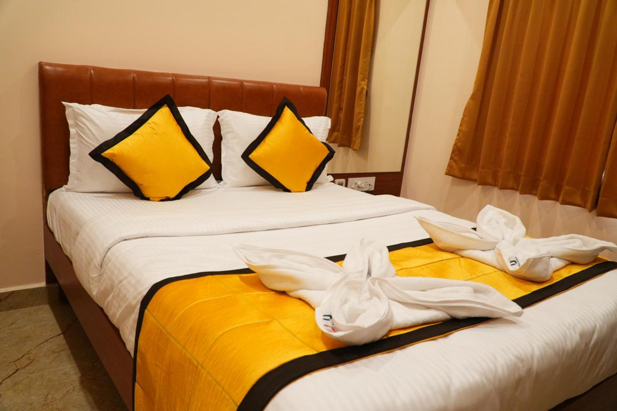 Uj Pallazzio - Business Class Luxury Hotel Tiruvannamalai Exterior photo